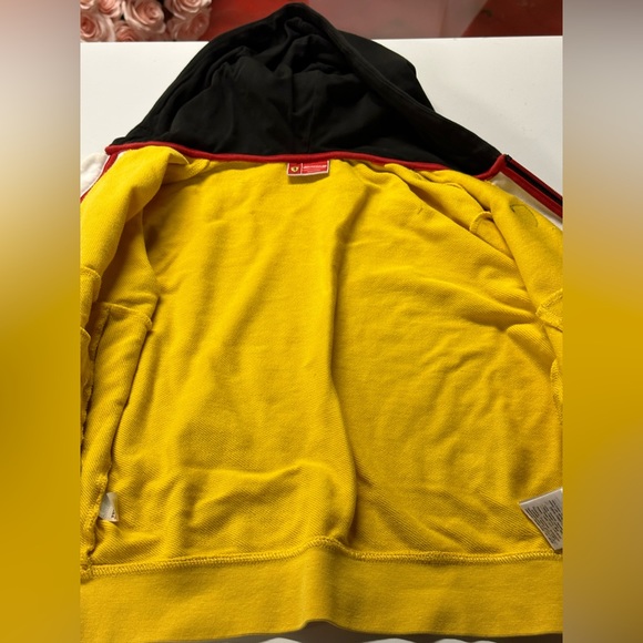 Kids Ferrari Yellow Jacket Size 11/12 New - Picture 8 of 13